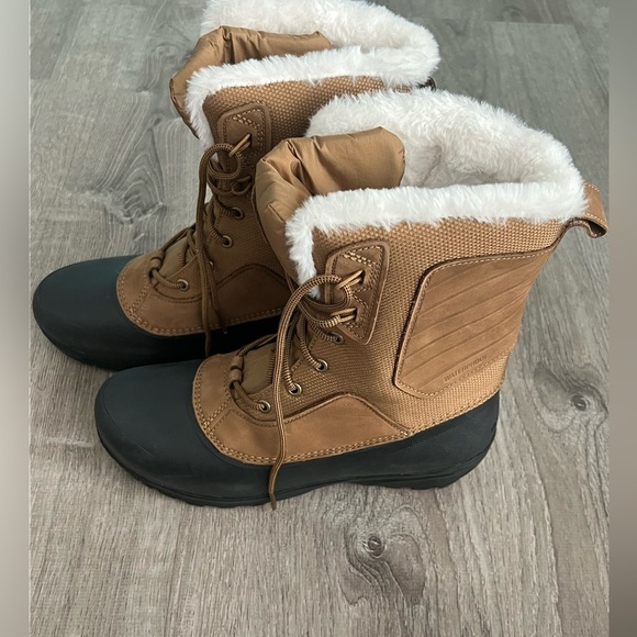 The North Face Shellista IV Mid Lace Brown and Black Winter Boots Size 10 - Picture 1 of 5